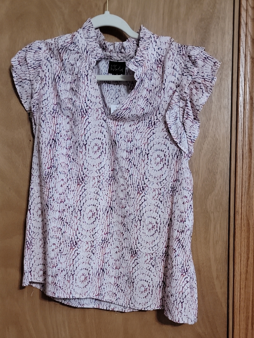 Flutter-Sleeve Patterned Blouse in Light Pink